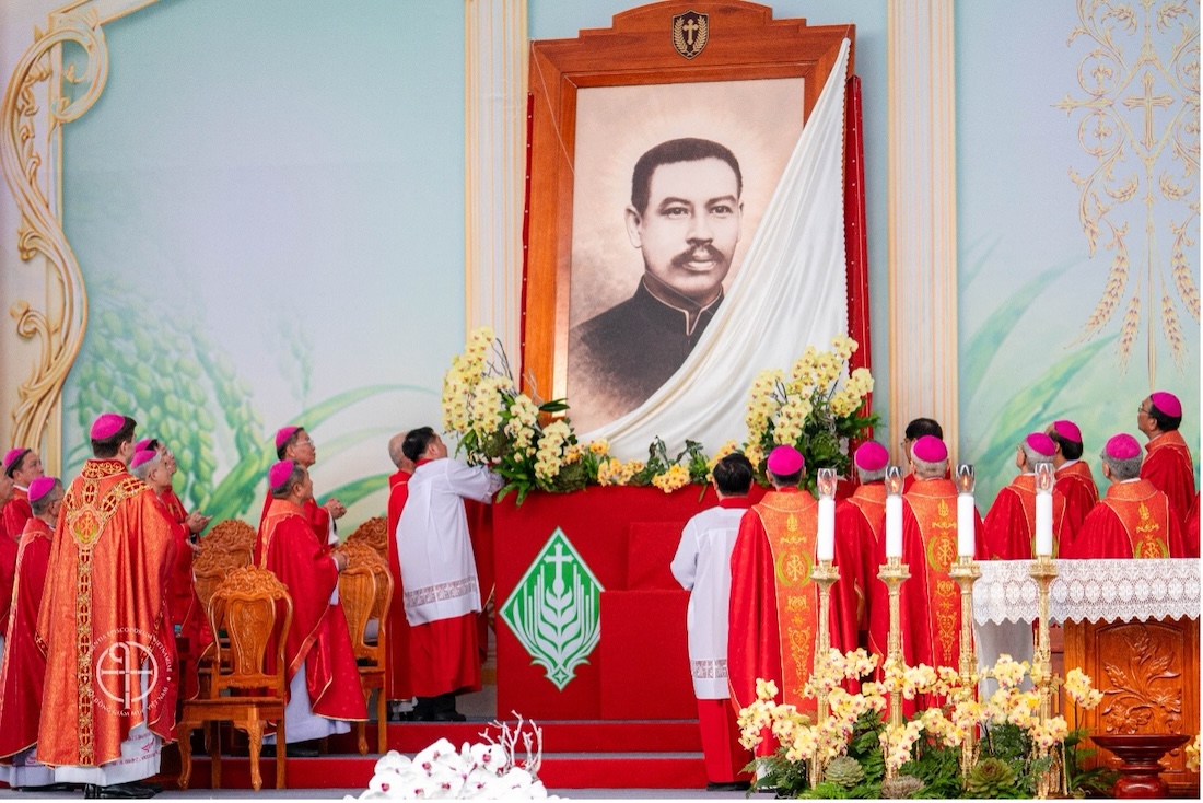 Nghi thức vén màn chân dung Chân phước Phanxicô Xaviê Trương Bửu Diệp tại Trung tâm Hành hương Tắc Sậy, ngày 02.7.2026